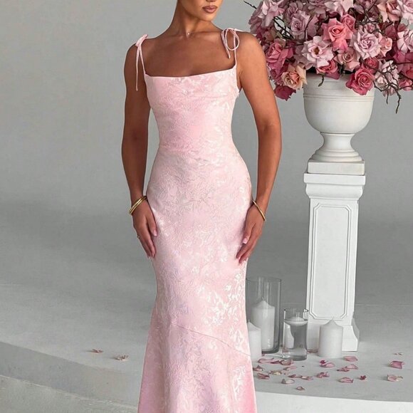 Pink Elegant Women's Spaghetti Strap Tie-Waist Slim-Fit Dress - Picture 1 of 3